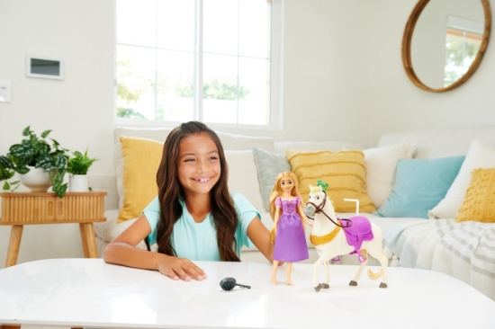 Imagine DISNEY PRINCESS SET PAPUSA RAPUNZEL SI CALUL MAXIMUS