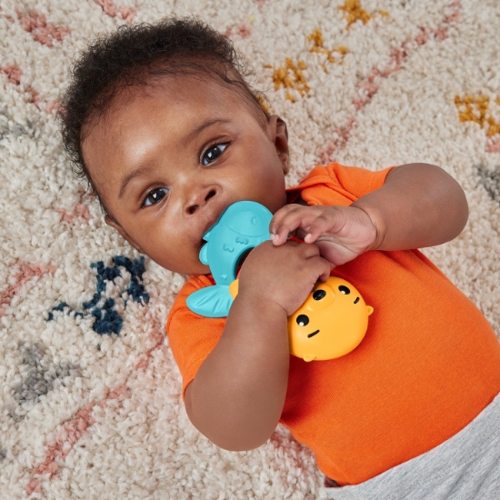 Imagine Fisher Price Jucărie Zornăitoare Vidra – mică, drăgălașă și plină de surprize acvatice!