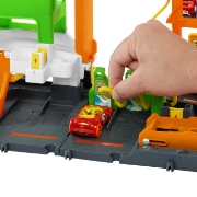 Imagine Hot Wheels City benzinărie