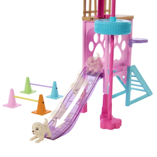 Imagine BARBIE SI STACIE PAPUSA STACIE DRESOARE DE CATEI