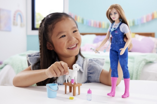 Imagine BARBIE PAPUSA BARBIE YOU CAN BE MEDIC VETERINAR