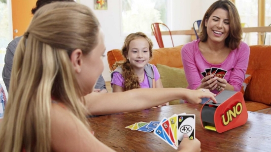 Imagine Uno joc de carti uno extreme