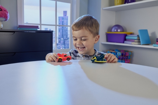 Imagine Fisher Price Batwheels set 2 mașinuțe cu lumini Redbird și Batwing scara 1:55