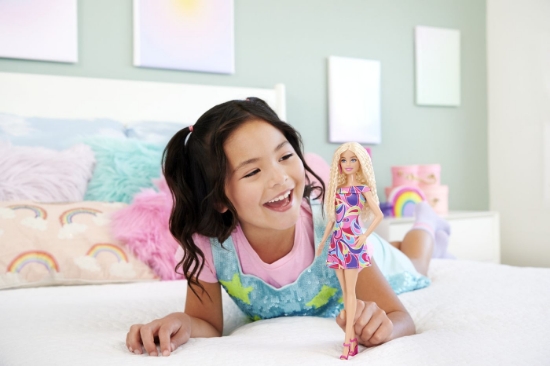 Imagine PAPUSA BARBIE FASHIONISTA CU PAR BLOND ONDULAT