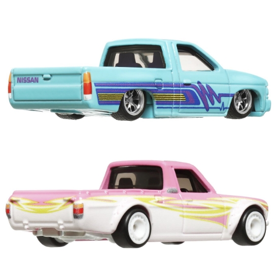 Imagine Hot Wheels Premium Set 2 mașinuțe metalice Datsun Sunny Truck și Nissan Hardbody scară 1:64