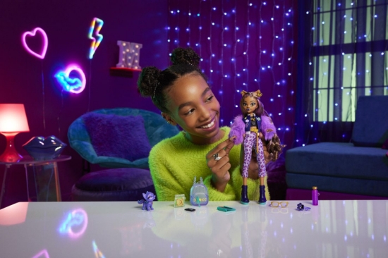 Imagine MONSTER HIGH PAPUSA CLAWDEEN WOLF SI CATELUL CRESCENT