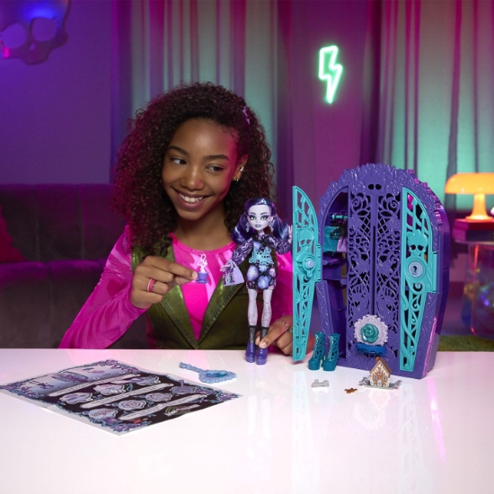 Imagine MONSTER HIGH GRADINA DE LA MIEZUL NOPTII PAPUSA TWYLA