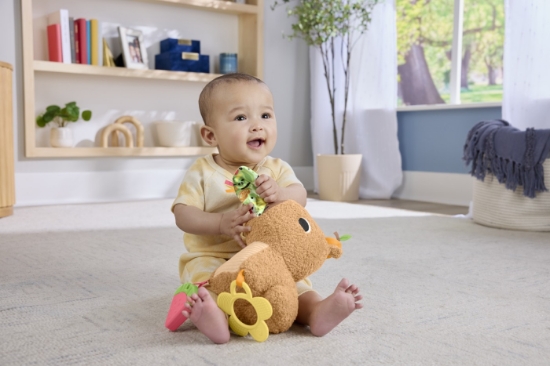 Imagine Fisher Price Jucărie senzorială Capibara – prieten moale și texturat pentru explorare
