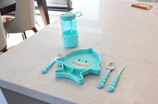 Imagine Farfurie compartimentată din silicon cu ventuză, Melii – Rechin