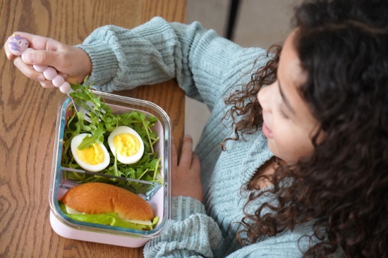 Imagine Recipient sticlă 740 ml cu husă antiderapantă silicon Melii Roz