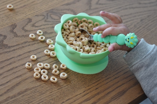 Imagine Set 2 castronele cu ventuză silicon Melii model dinozaur