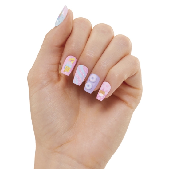 Imagine L.O.L. SURPRISE! OMG SWEET NAILS CANDYLICIOUS SPRINKLES SHOP SET PAPUSA CU ACCESORII