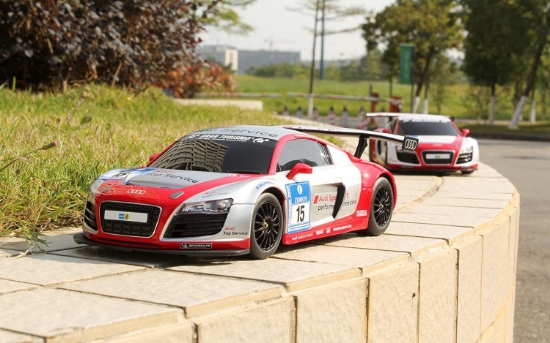 Imagine Mașină cu telecomandă Audi R8 LMS Performance, scară 1:18