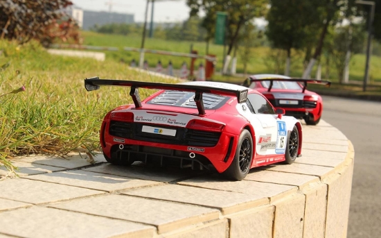 Imagine Mașină cu telecomandă Audi R8 LMS Performance, scară 1:18