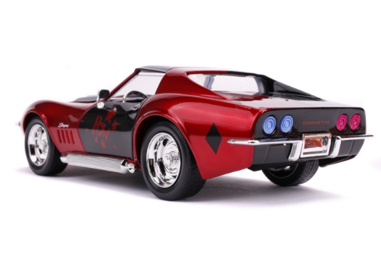 Imagine Mașinuță din metal Harley Quinn 1969 Chevy Corvette scară 1:24