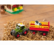 Imagine TRACTORAS CU REMORCA PENTRU ANIMALE CU FIGURINA VACUTA