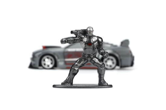 Imagine Jada Marvel Ford Mustang 2006 + War Machine – scară 1:32