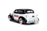 Imagine JADA SET MASINUTA METALICA CHEVROLET MASTER DELUXE 1939 SCARA 1:24 SI FIGURINA MR MONOPOLY
