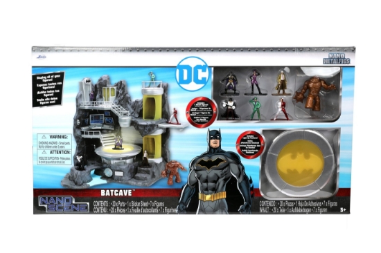 Imagine JADA BATMAN PESTERA LUI BATMAN