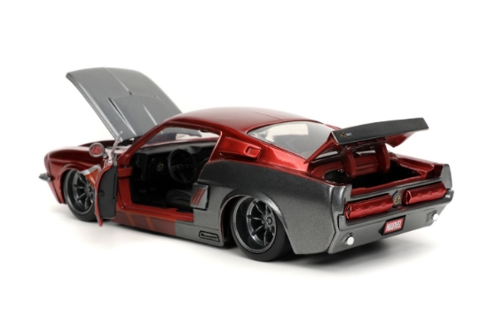 Imagine Jada Marvel Ford Mustang 1967 scară 1:24 – cu Star-Lord la volan!