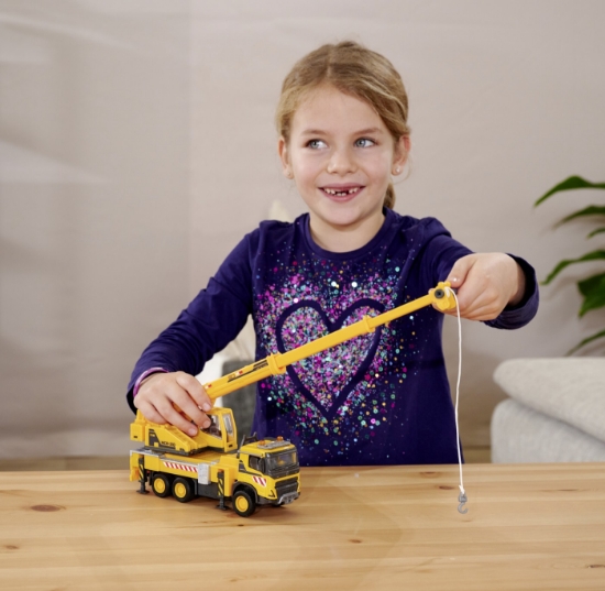 Imagine Majorette Volvo camion cu macara
