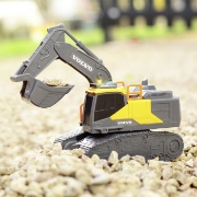 Imagine Dickie excavator Volvo cu senile sunete si lumini