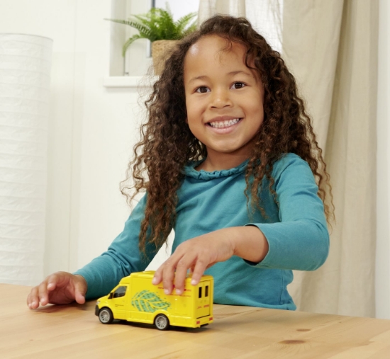 Imagine Majorette transportor Mercedes Benz DHL