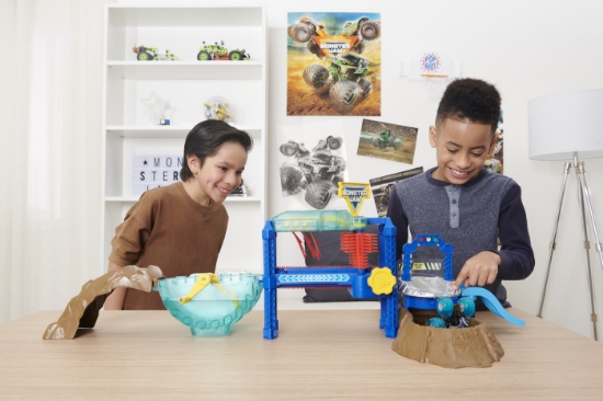 Imagine Monster Jam set spălătorie auto