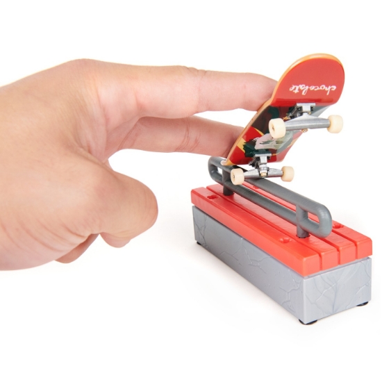 Imagine Tech Deck pachet cu obstacol Fingerboard James