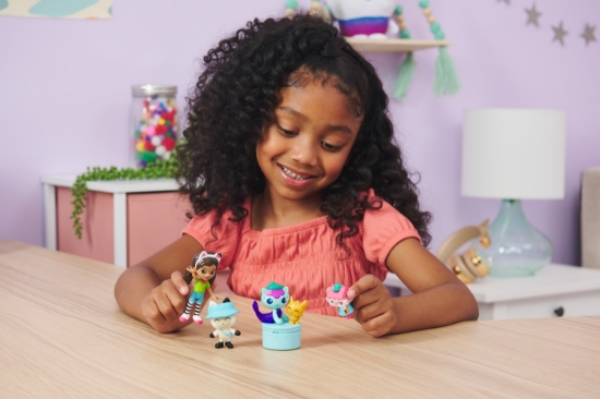 Imagine GABBYS DOLLHOUSE SET PENTRU CAMPING