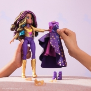 Imagine Unicorn Academy păpușa Sophia Masquerade