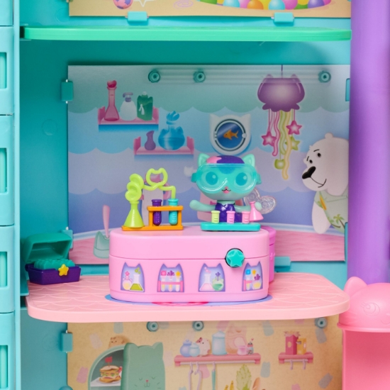 Imagine GABBYS DOLLHOUSE PISIRENA IN CAMERA CU POTIUNI