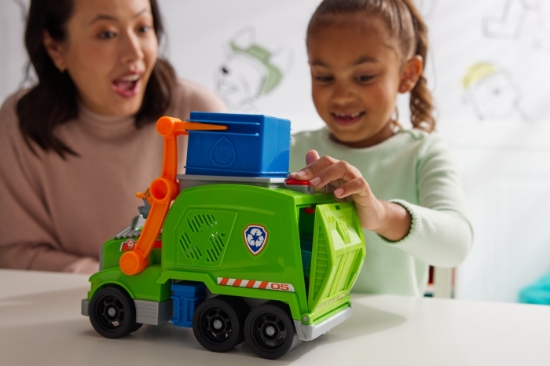 Imagine Patrula Căţeluşilor Rocky și camionul de reciclare Crush N Roll