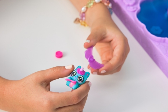 Imagine HATCHIMALS ALIVE NEON RAINBOW SET CARTON OUA