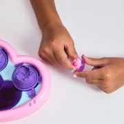 Imagine HATCHIMALS ALIVE NEON RAINBOW SET PETRECERE LA PISCINA