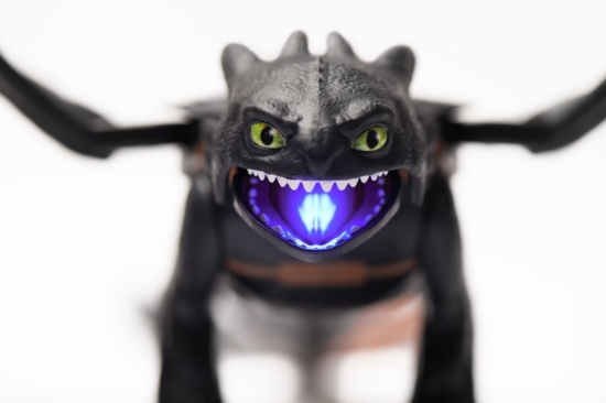 Imagine CUM SA ITI DRESEZI DRAGONUL DRAGON INTERACTIV CU EFECTE LUMINOASE