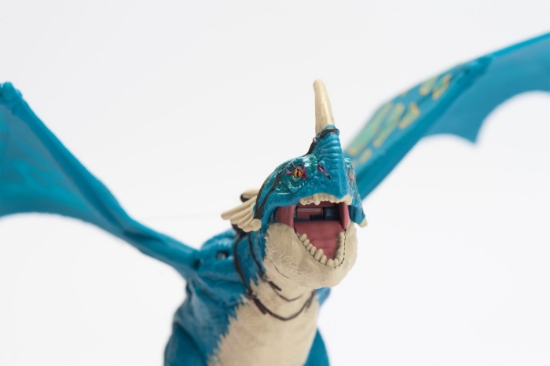 Imagine CUM SA ITI DRESEZI DRAGONUL SET DRAGON DEADLY NADDER SI FIGURINA VIKING ASTRID