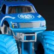 Imagine MONSTER JAM MARVEL CAMION GIGANT SHIELD SCARA 1 LA 64