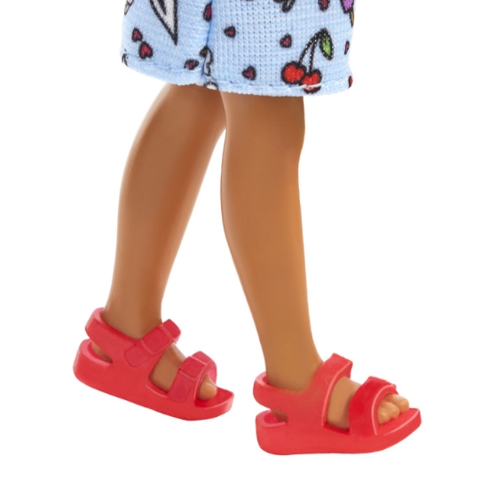 Imagine BARBIE PAPUSA CHELSEA CREOLA CU PAR SATEN SI ROCHITA ALBASTRA