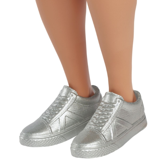 Imagine BARBIE PAPUSA BAIAT FASHIONISTAS BRUNET CU MAIOU OMBRE SI PANTALONI SCURTI DE BLUGI