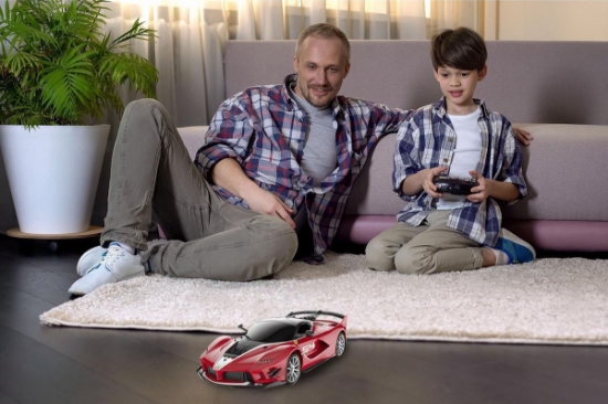 Imagine MASINA CU TELECOMANDA FERRARI FXX K EVO SCARA 1 LA 14