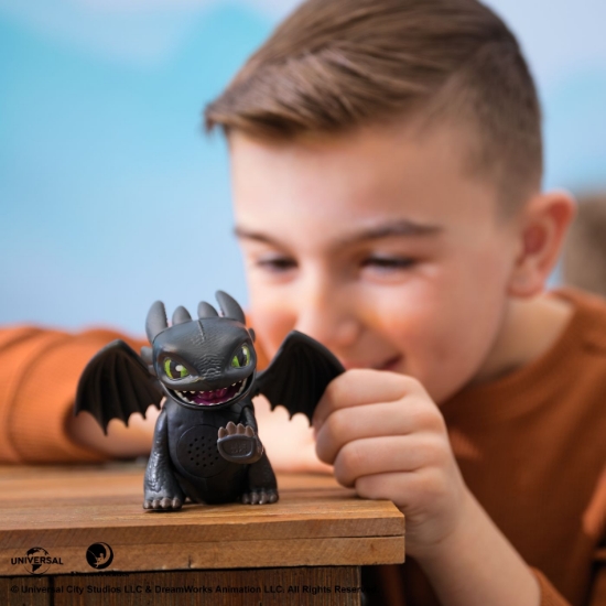 Imagine CUM SA ITI DRESEZI DRAGONUL FIGURINA DRAGON TOOTHLESS CU SUNETE