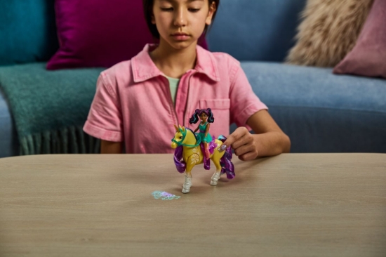 Imagine UNICORN ACADEMY SET PAPUSA AVA SI UNICORNUL LEAF PLANTA MAGICA