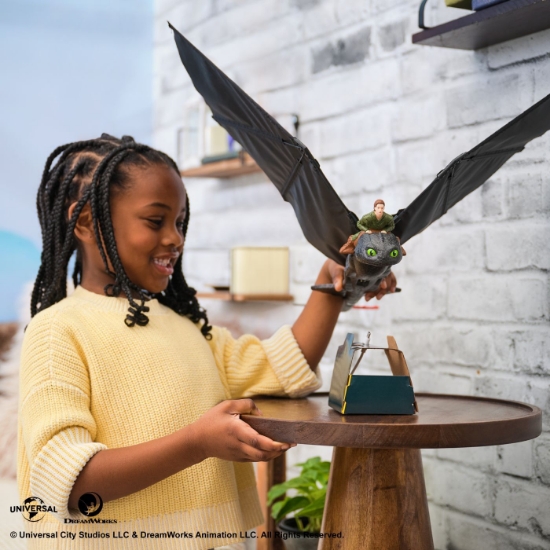 Imagine CUM SA ITI DRESEZI DRAGONUL FIGURINA DRAGON TOOTHLESS ZBURATOR CU TELECOMANDA