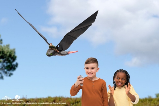 Imagine CUM SA ITI DRESEZI DRAGONUL FIGURINA DRAGON TOOTHLESS ZBURATOR CU TELECOMANDA