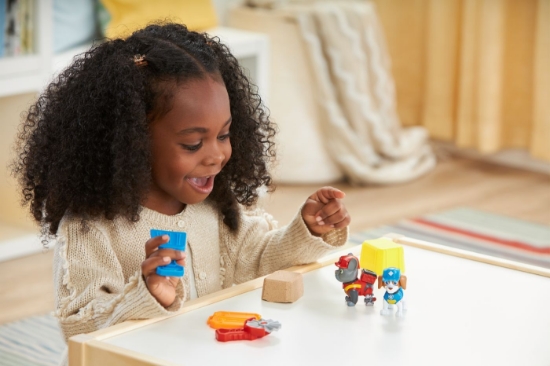 Imagine PATRULA CATELUSILOR RUBBLE SI ECHIPA CHARGER SI WHEELER CONSTRUCTIE CU NISIP KINETIC