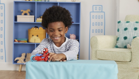 Imagine SPIDEY PRIETENII EXTRAORDINARI SET MOTOCICLETA SI FIGURINA SPIDEY 10CM