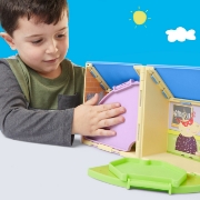 Imagine PEPPA PIG LOCUL DE JOACA APASA SI DESCHIDE AL LUI PEPPA