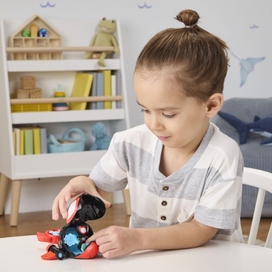 Imagine SPIDEY SI PRIETENII LUI UIMITORI MARVEL SET FIGURINA 7.6CM SI SUBMARINUL DELFIN