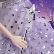 Imagine BARBIE SIGNATURE PAPUSA BARBIE ZANA MASELUTA CU ARIPI DE ZANA BAGHETA SI GEANTA
